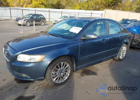 2010 Volvo S40 2.4I z USA, uszkodzony, nr VIN YV1382MS3A2500327